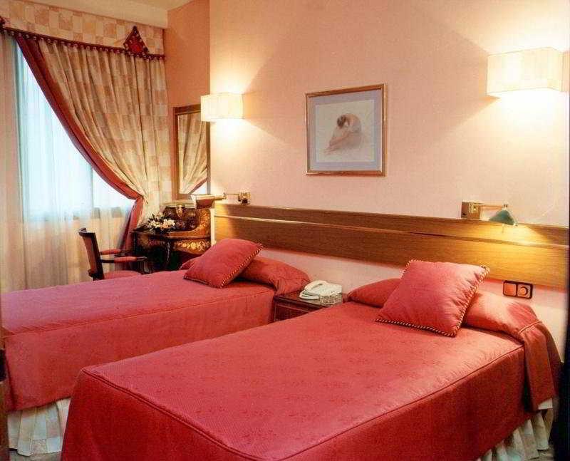 Foxa 25 Hotel Madrid Værelse billede