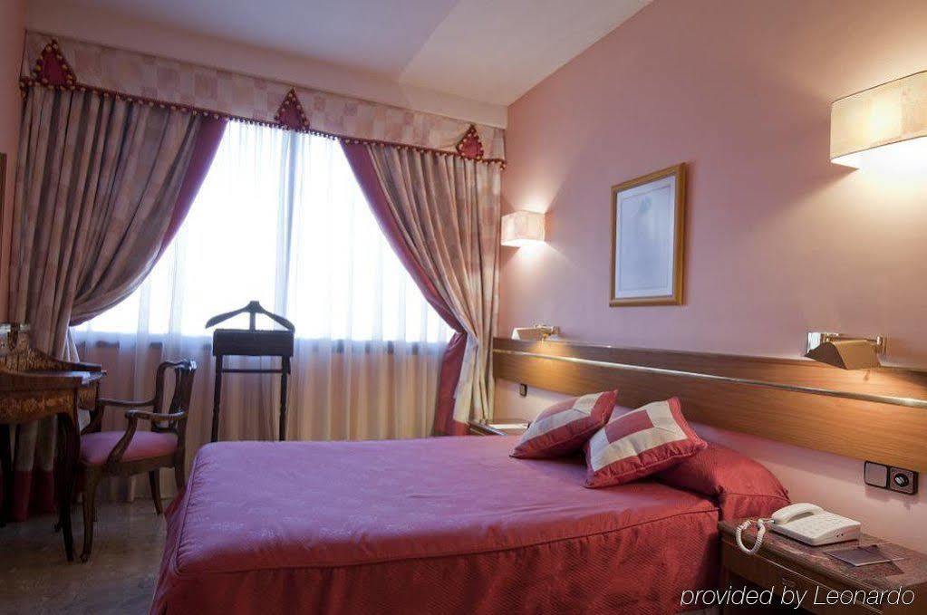 Foxa 25 Hotel Madrid Eksteriør billede